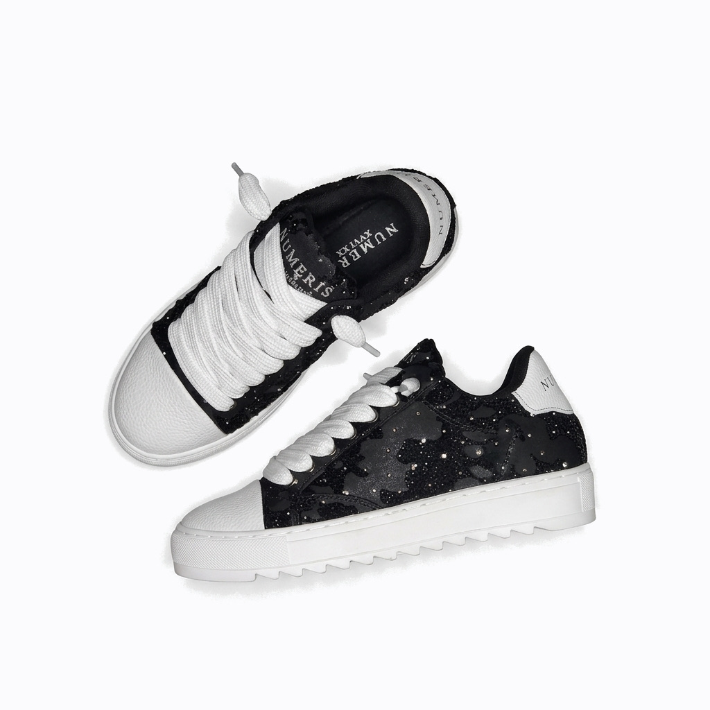 chaussures-numeris-texturees-effet-motif-paillettes-blanche-et-noire-5.jpeg