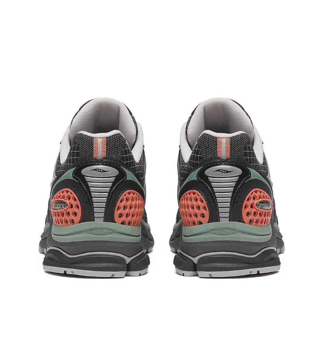 chaussures-saucony-progrid-triumph-4-gris-argente-2.jpeg