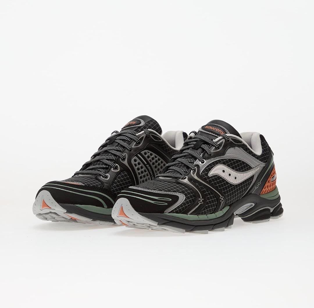 chaussures-saucony-progrid-triumph-4-gris-argente-4.jpeg