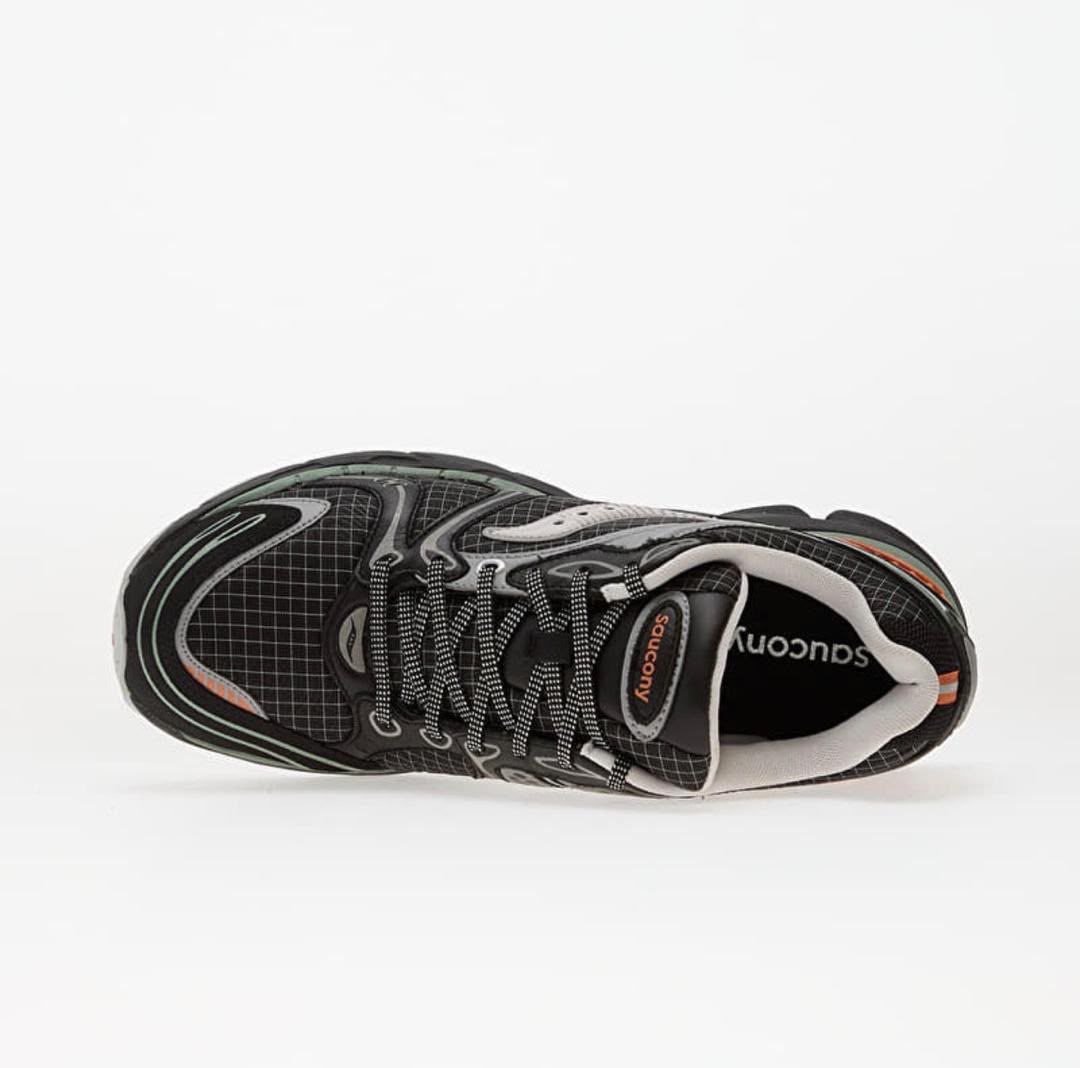 chaussures-saucony-progrid-triumph-4-gris-argente-5.jpeg