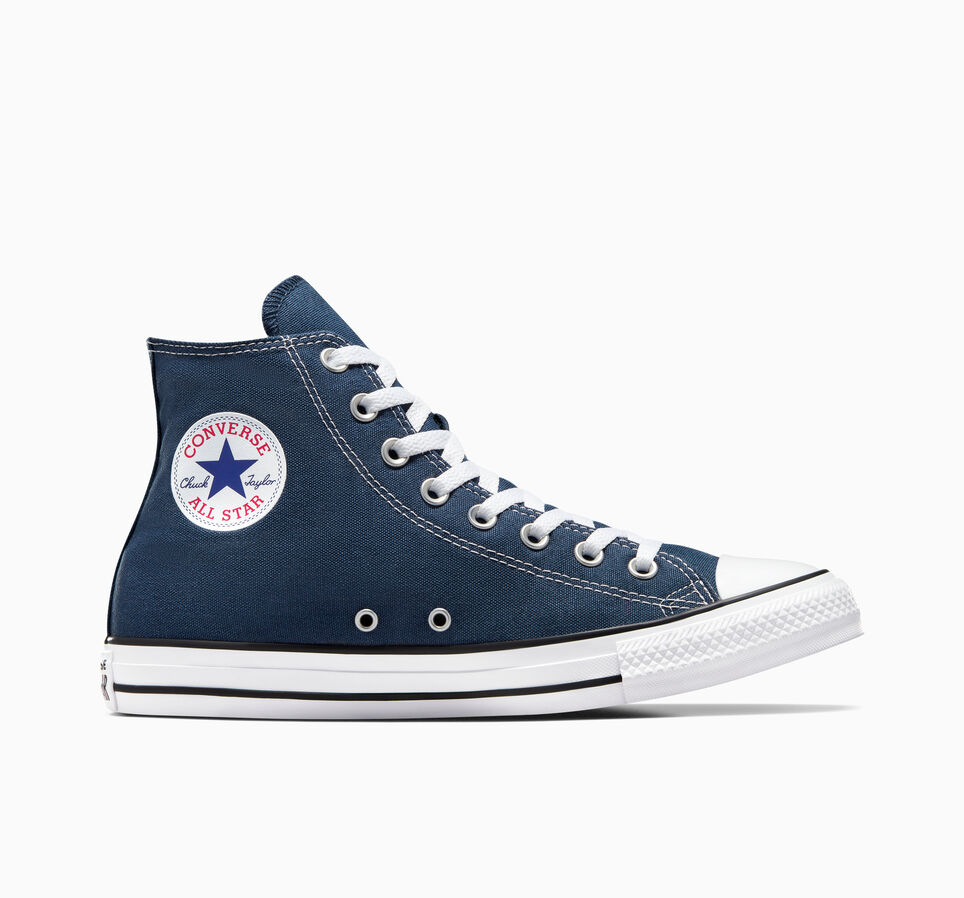 converse-all-star-montantes-bleu-marine-avec-des-semelles-blanches-4.jpg