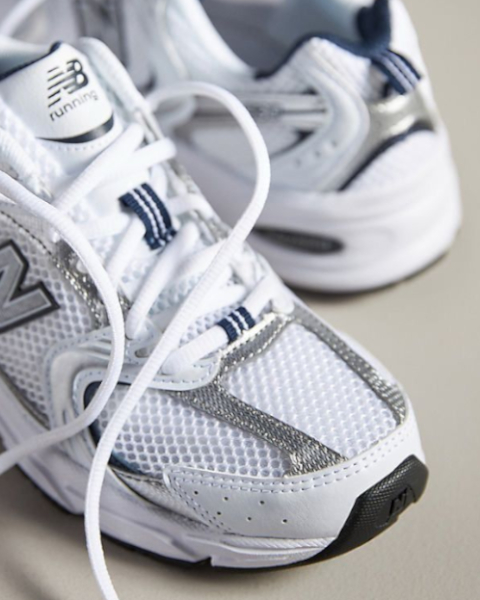 New Balance 530 Grise avec des Semelles Blanches