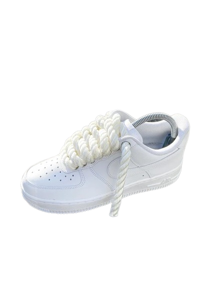 nike-air-force-1-unicolore-blanches-avec--gros-lacets-4.png