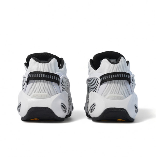 nike-nocta-glide-blanc-noir-avec-des-semelles-blanches-5.jpg