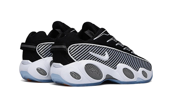 nike-nocta-glide-noir-avec-des-semelles-blanches-6.png
