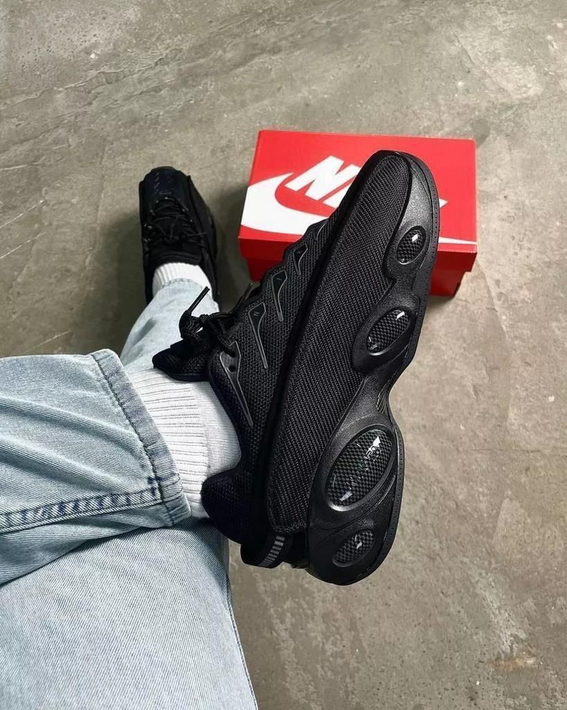 nike-nocta-glide-unicolore-noir-5.jpeg