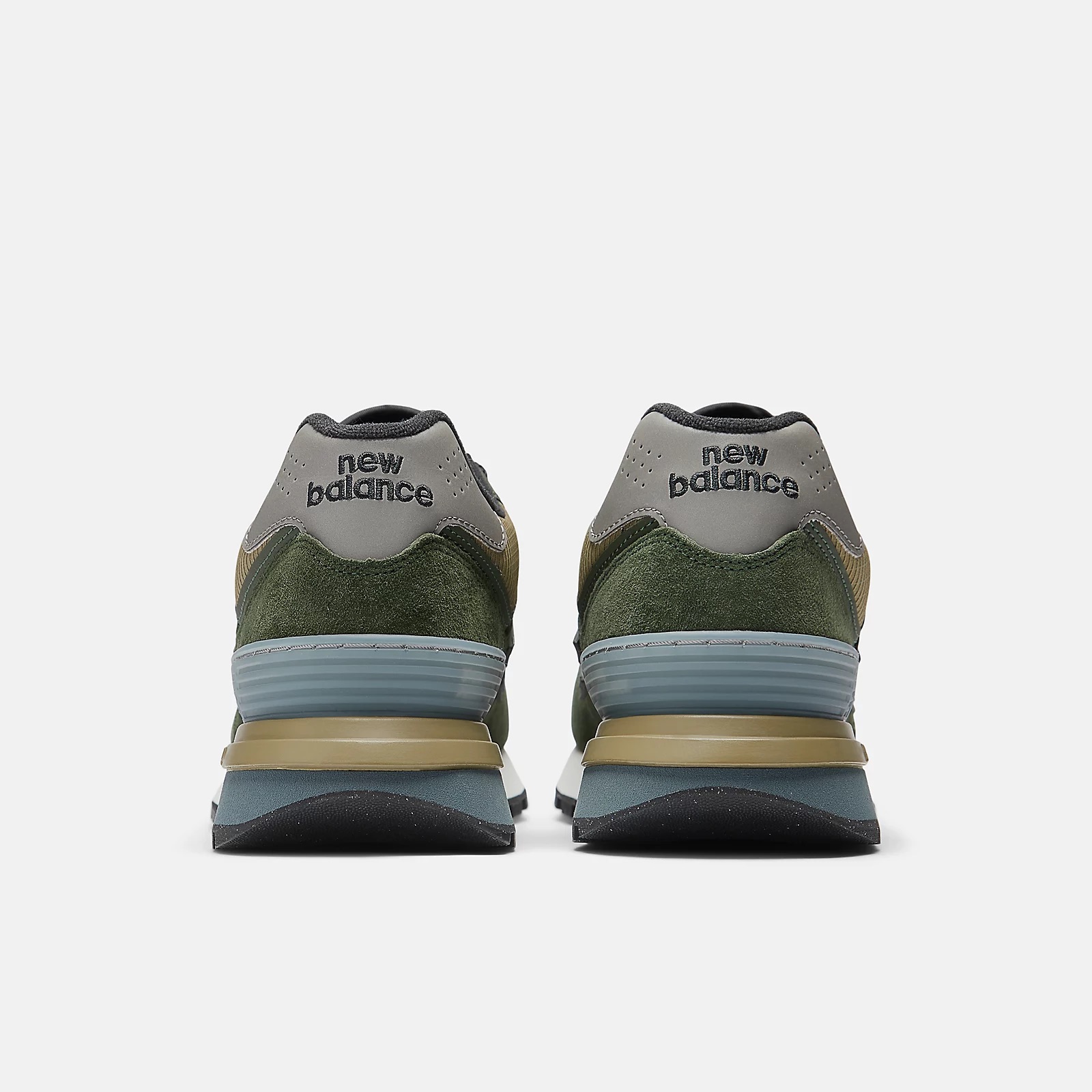 stone-island-x-new-balance-574-legacy-vert-fonce-4.jpeg