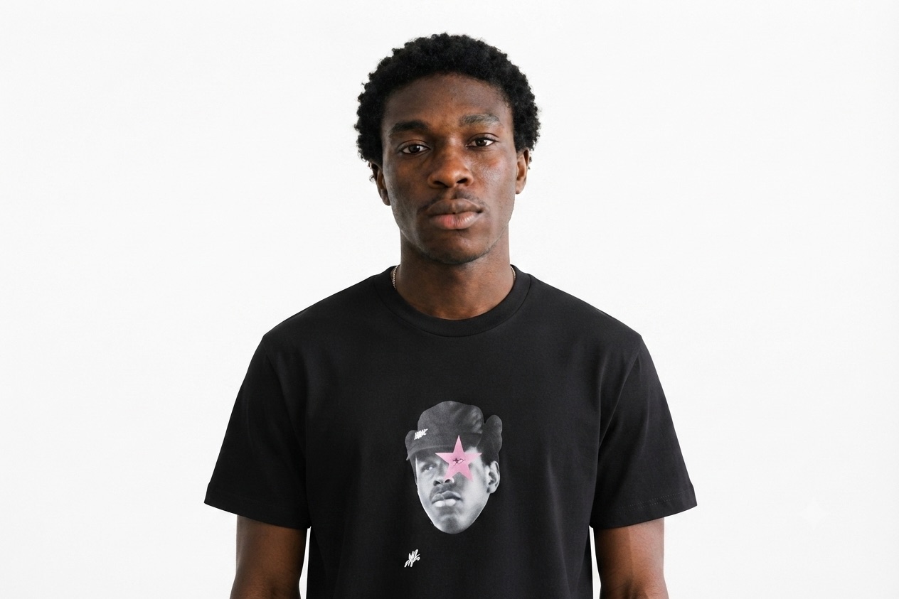 t-shirt-noir-homme-portrait-graphique-etoile-rose-streetwear-3.jpeg