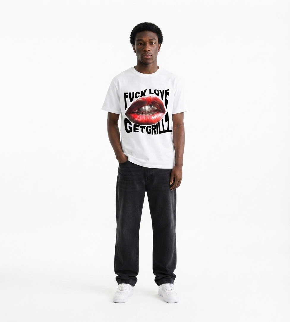 t-shirt-streetwear-blanc-imprime-levres-rouges-4.jpeg