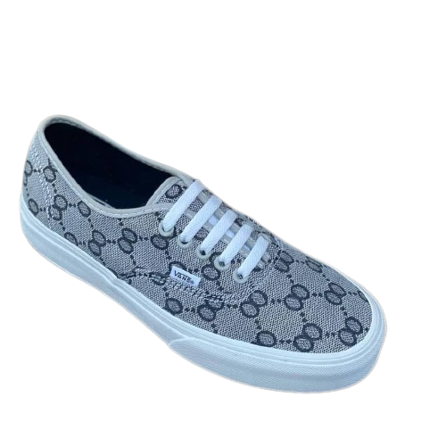 vans-grise-avec-motif-gucci-et-semelles-blanches-4.png