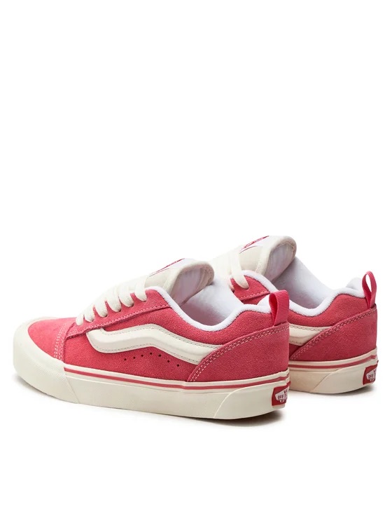 vans-knu-skool-rose-avec-des-semelles-blanches-6.jpeg