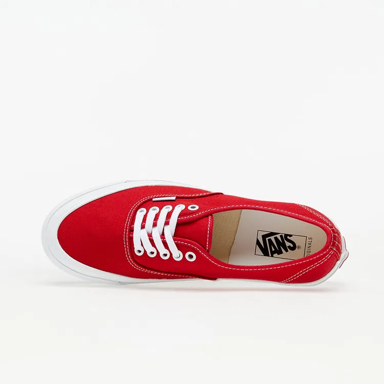vans-rouge-avec-des-semelles-blanches-sans-trait-2.png